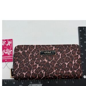 Trina Turk Leopard Large Zip Around Wallet Vegan Leather Gift Boxed pink brown